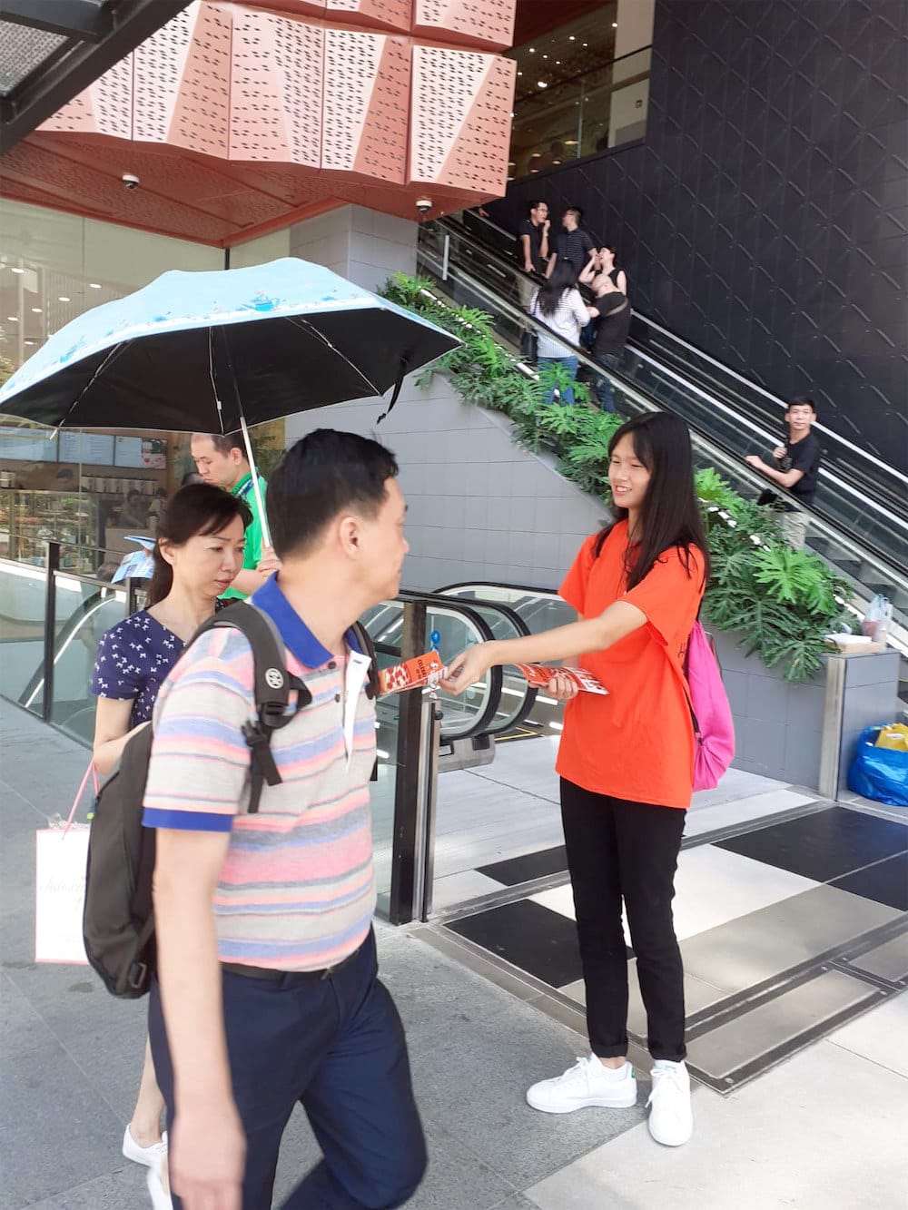 funan caesar pizza walkway distribution flyer distributor at work