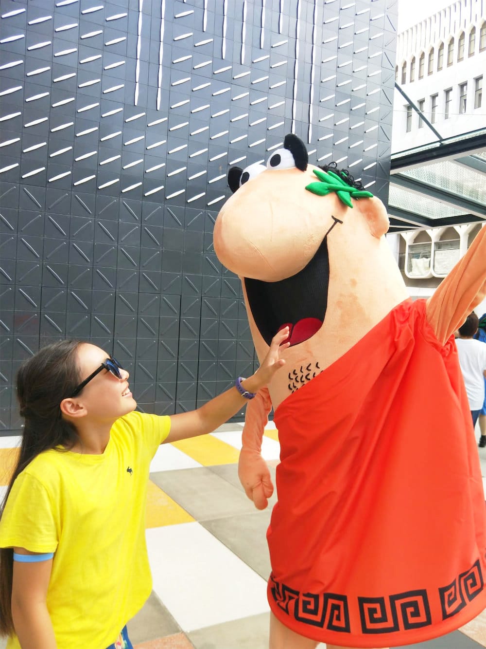 funan caesar pizza walkway mascot flyer distribution with children 4