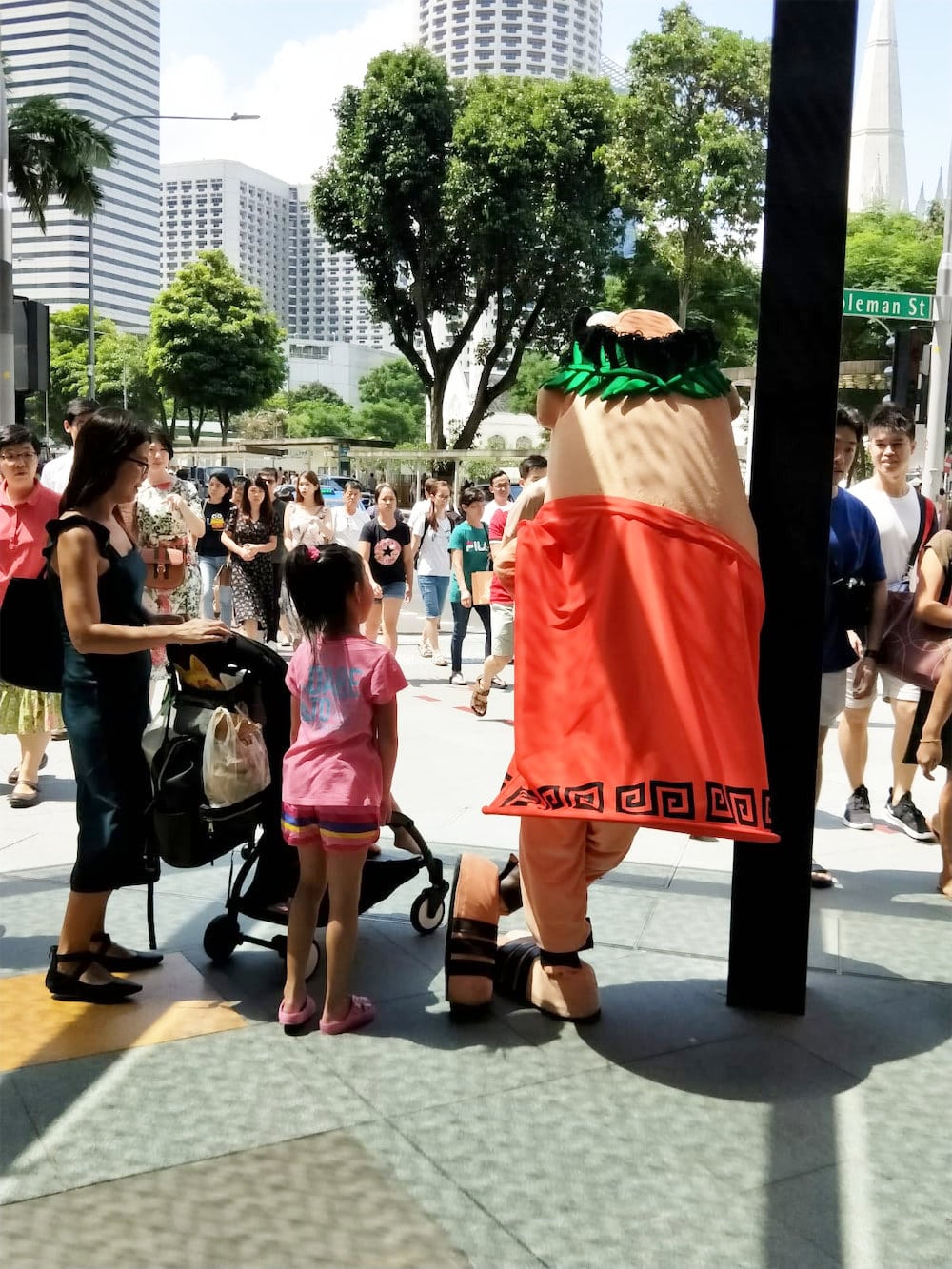 funan caesar pizza walkway mascot flyer distribution with children 7