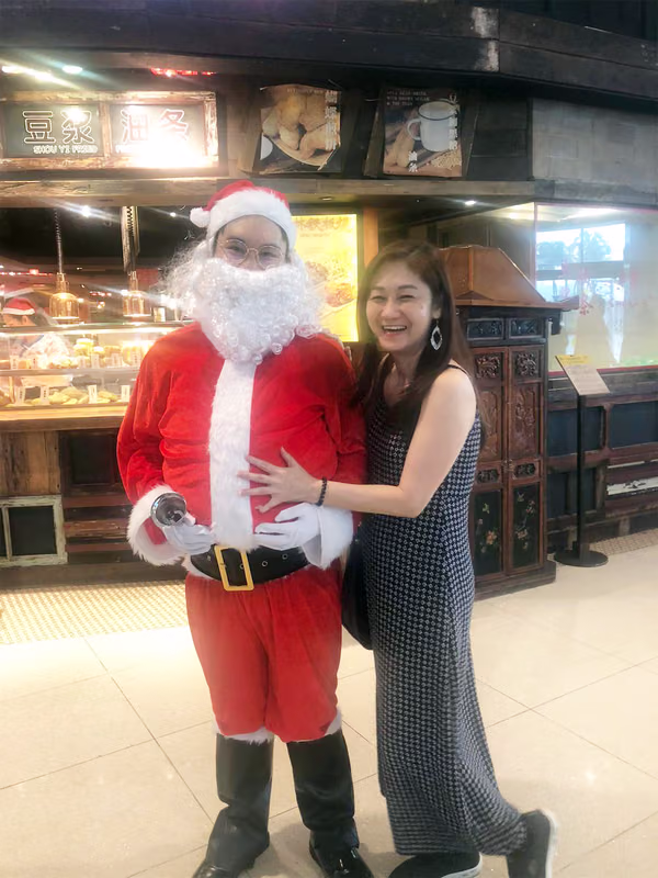 santa and assistant at food republic events marketing posing for photos 10