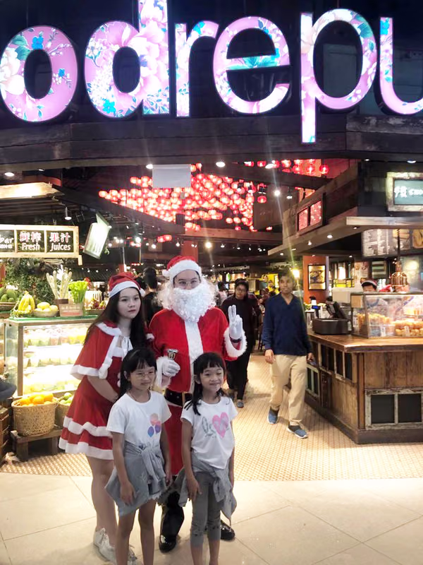 santa and assistant at food republic events marketing posing for photos 13