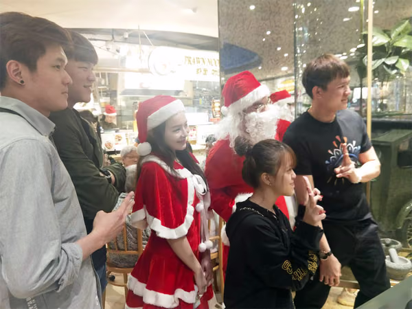santa and assistant at food republic events marketing posing for photos 5